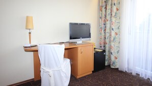 Comfort Double Room | Television - Almhotel Pinter Superior (Bodenmais)