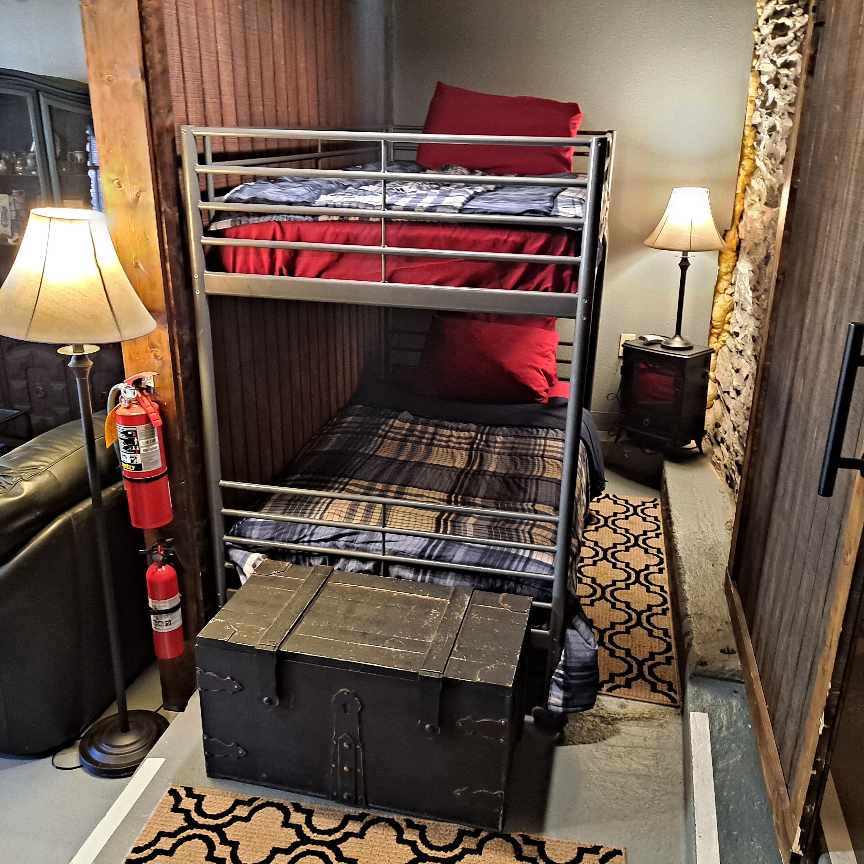 Room In Central Historic Downtown - 1820 Suite