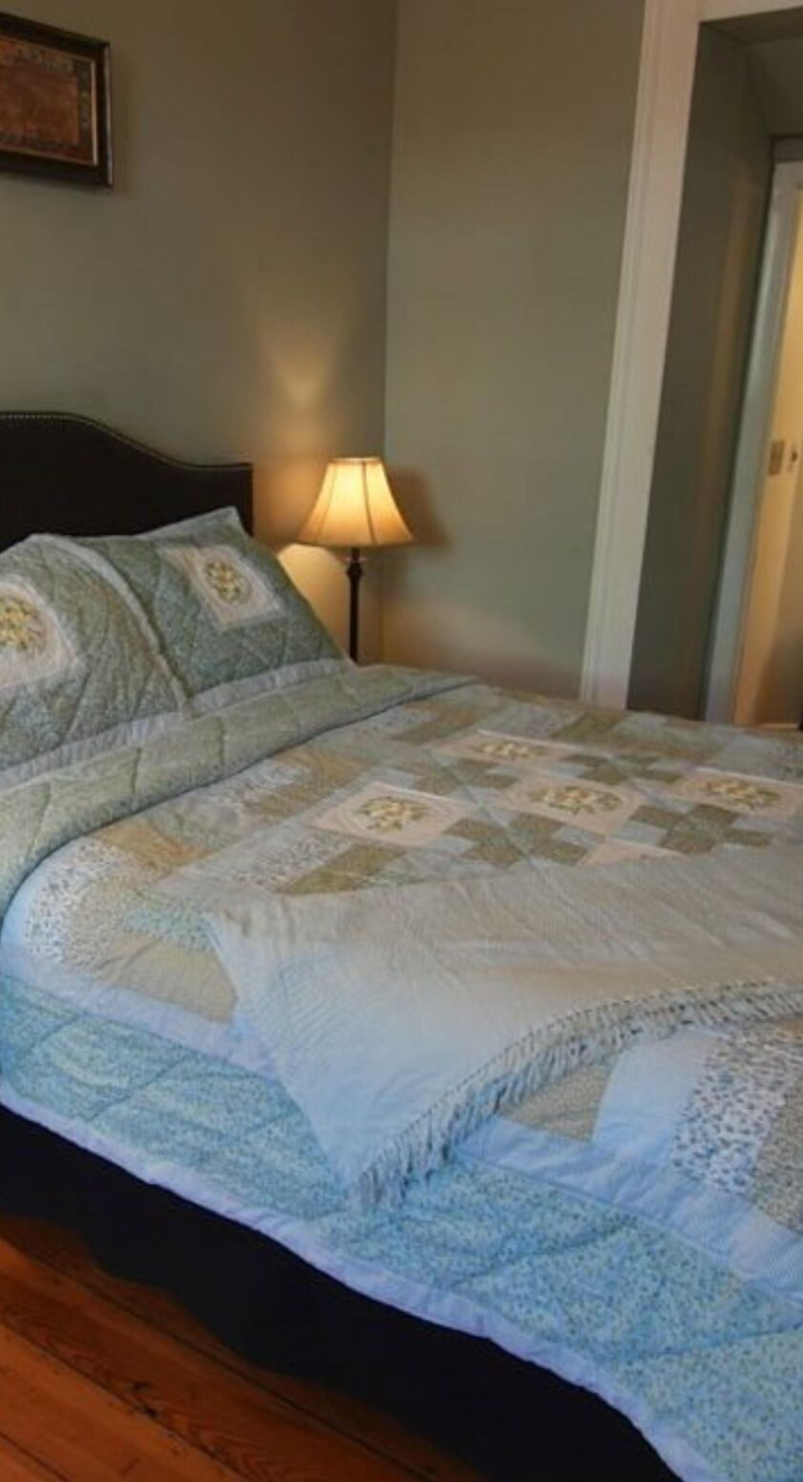 Room In Central Historic Downtown - Appalachian