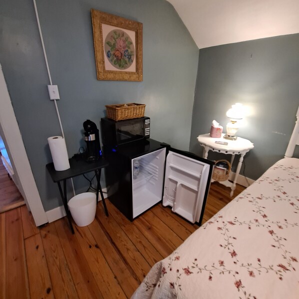 1 bedroom, iron/ironing board, WiFi (free), bed sheets