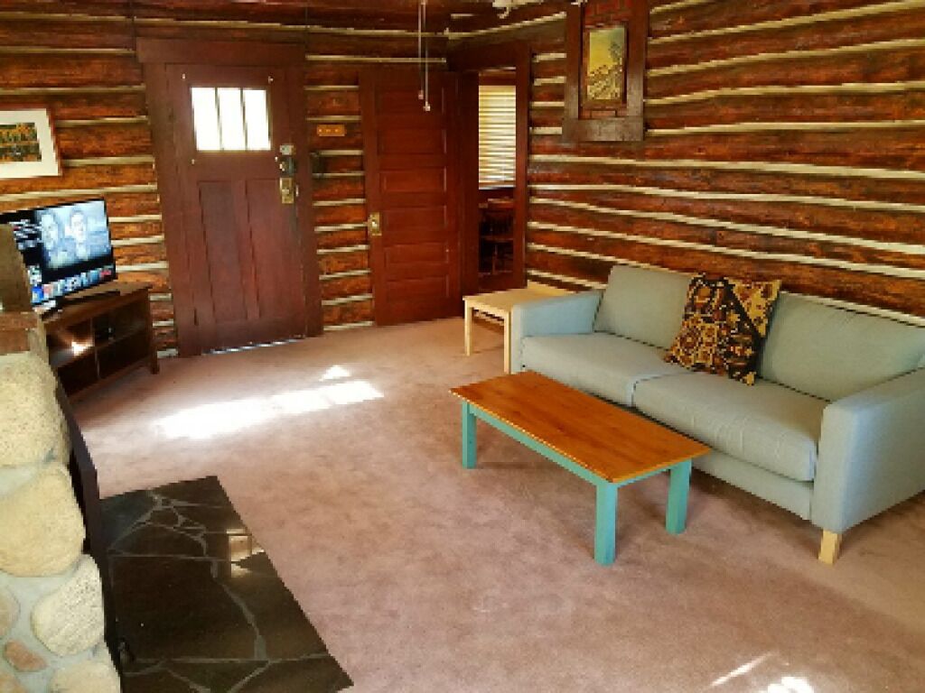 Cascade Log Cabin - Ensuite Standard