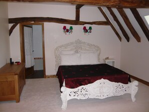 1 chambre, fer et planche à repasser