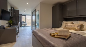 Desk, laptop workspace, free WiFi, bed sheets