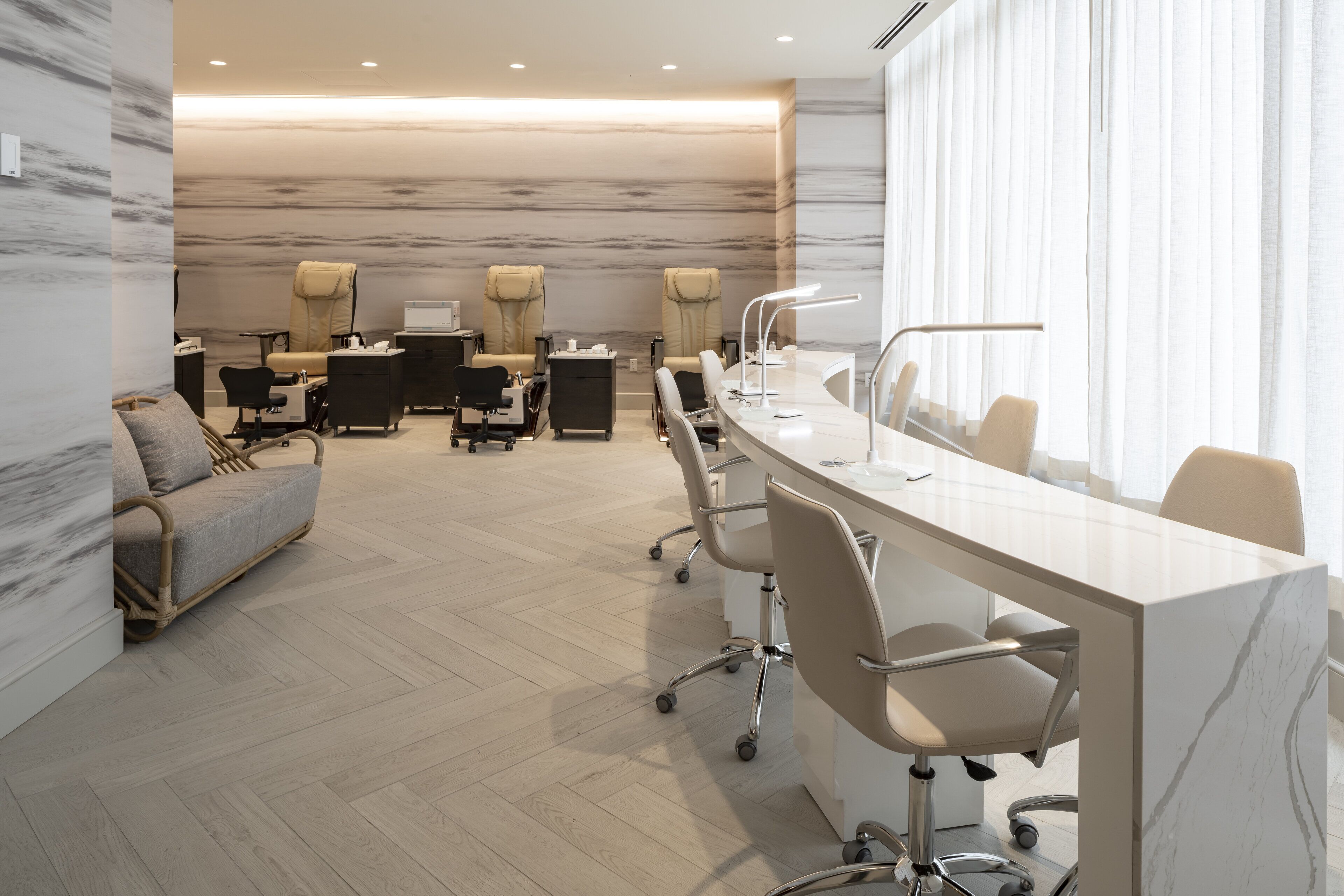 sauna, body treatments, hot stone massages, deep-tissue massages