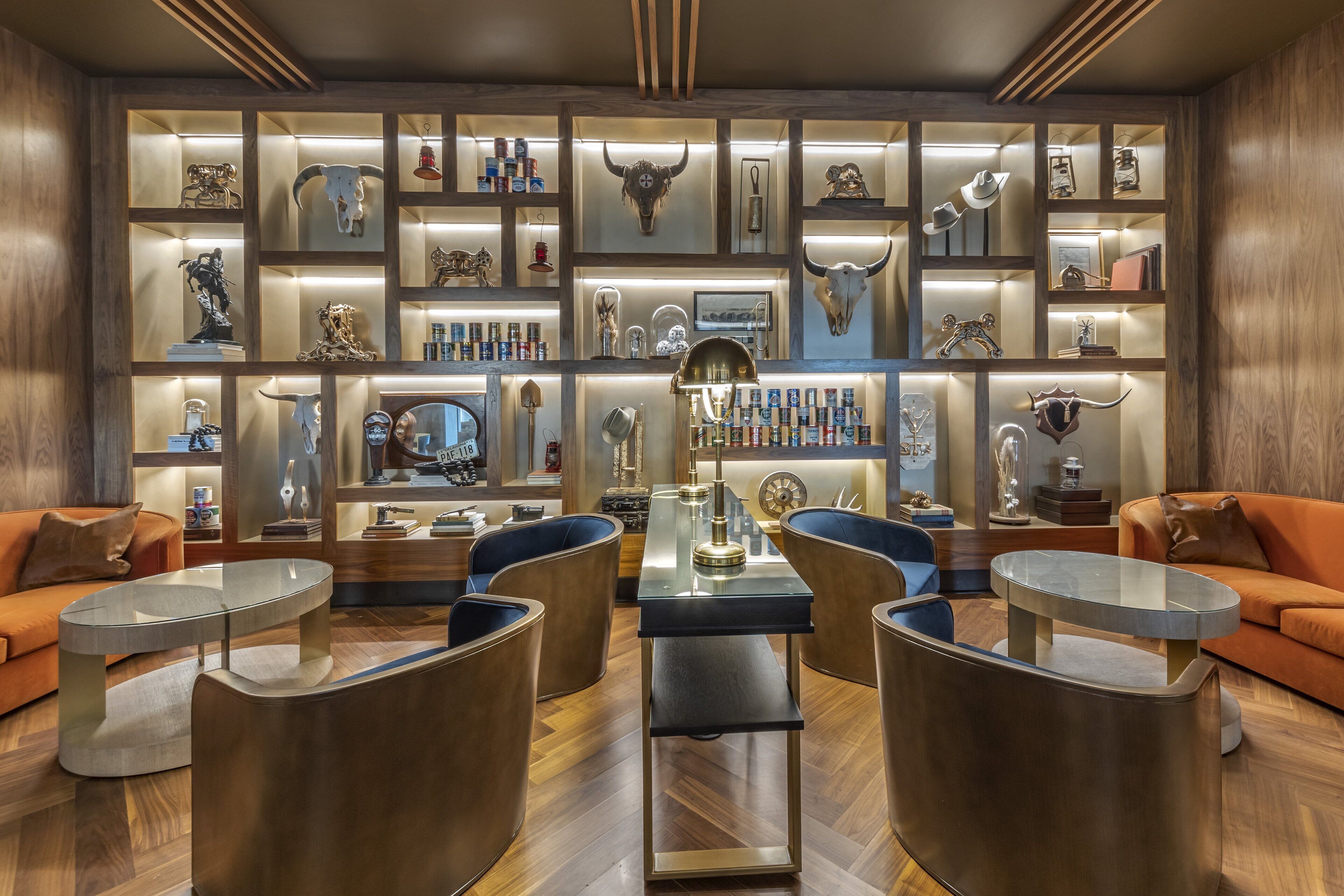 3 restaurants, breakfast, lunch, dinner served; American cuisine