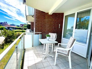 Unclassified image, 3 of 13, button