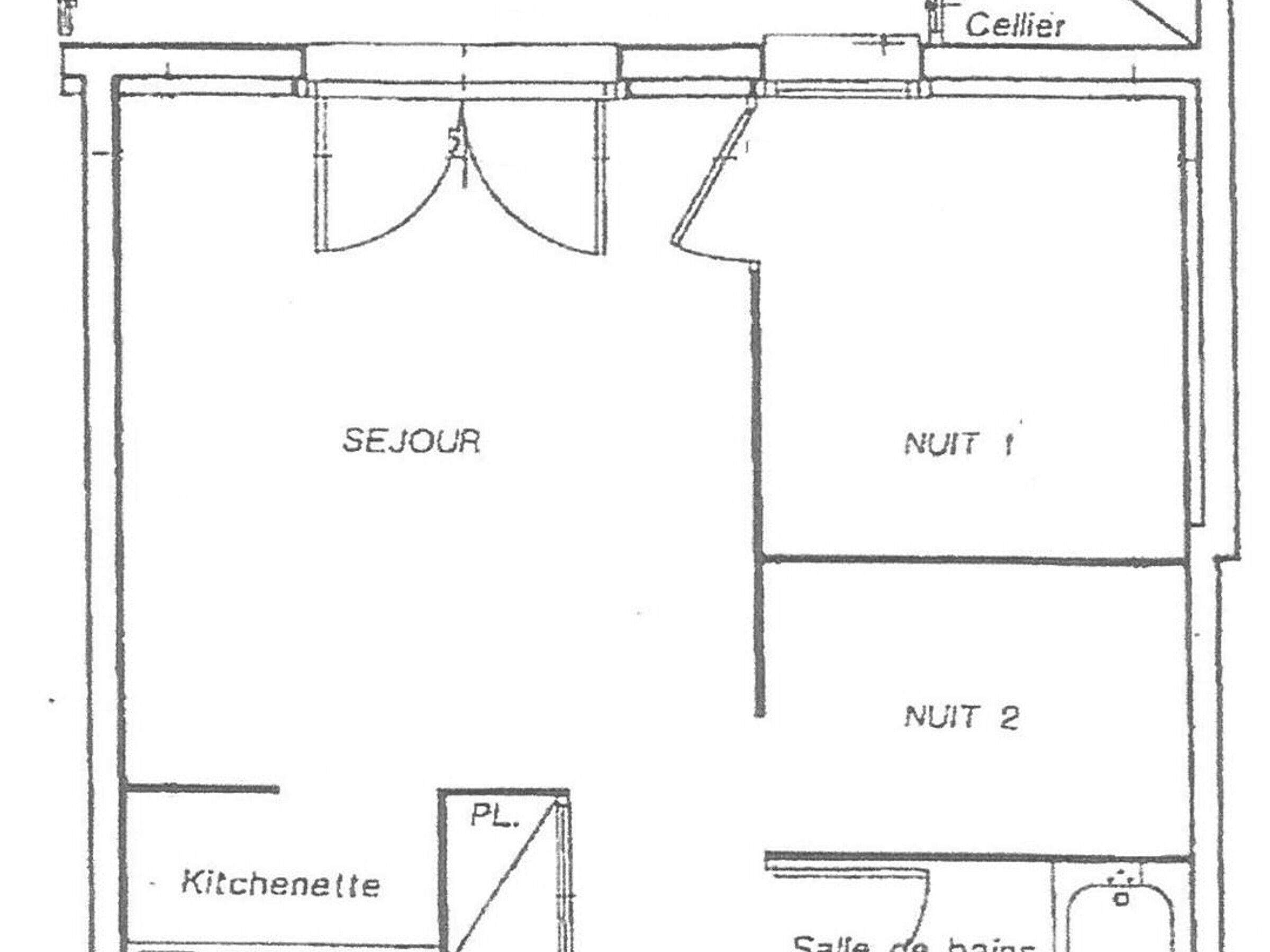 A floor plan with a kitchenette, ensuite bathroom, ensuite room 1, ensuite room 2, and a bathroom.