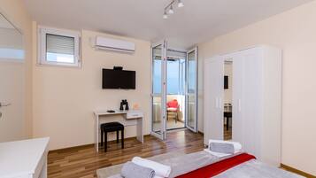 Apartment (One-Bedroom Apartment) | 1 bedroom, free WiFi