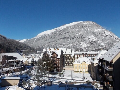 Renovated Studio Cable Car - Balcony & Parking