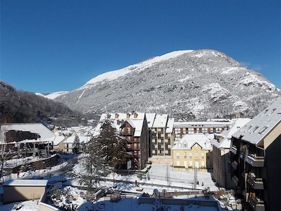 Renovated Studio Cable Car - Balcony & Parking