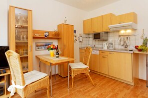 Kühlschrank, Mikrowelle, Geschirrspüler