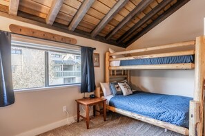 3 Schlafzimmer, BĂŒgeleisen/BĂŒgelbrett, kostenloses WLAN, BettwĂ€sche