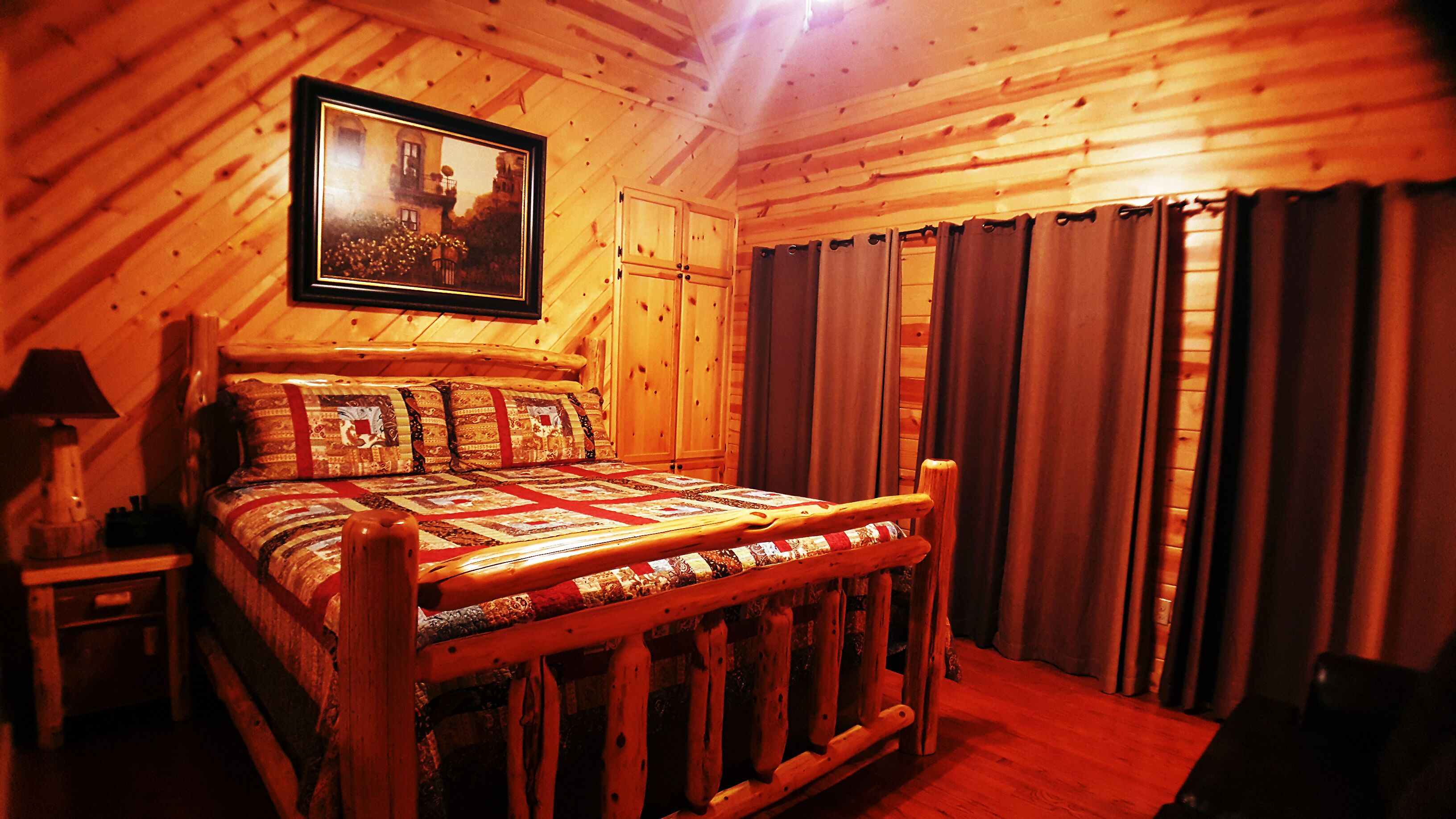 3 BR Luxury Waterview Cabin,Hot Tub,Fishing Lake