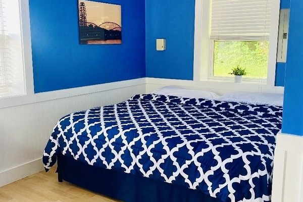 Studio King Bed