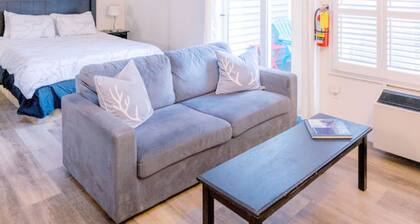 Loft with a View of Blue - Wifi, Linens/Towels Included