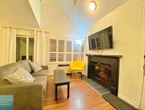 TV, fireplace
