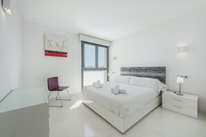 3 bedrooms, in-room safe, iron/ironing board, free WiFi