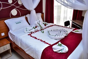 Free WiFi, bed sheets