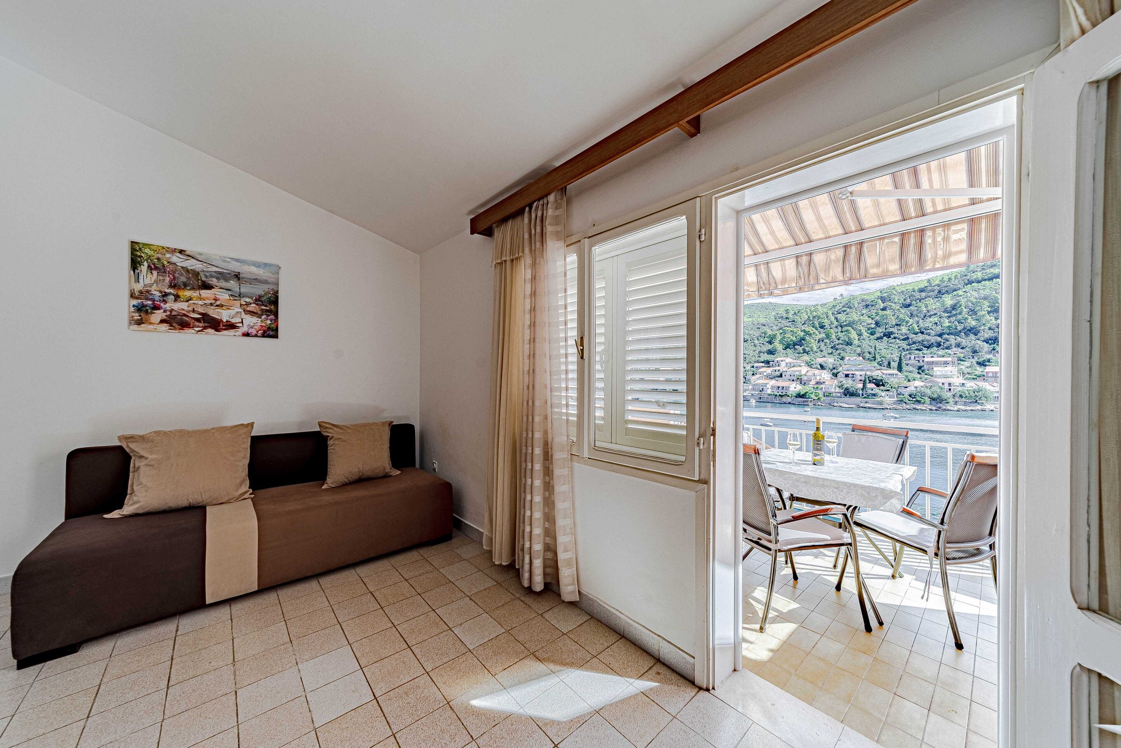 Apartment (One-Bedroom Apartment) | Living room