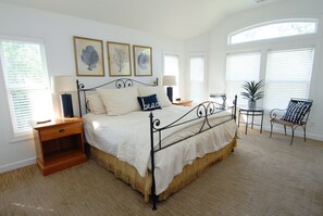 4 makuuhuonetta, silitysrauta/-lauta, Wi-Fi, vuodevaatteet