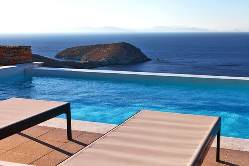 Villa Litharia, enchanting location and view