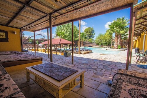 Relax and Recharge - only 34km from Barcelona!