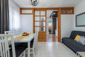 Dining - MAESTRAL, sea view apt, close to Copacabana beach (Okrug Gornji)
