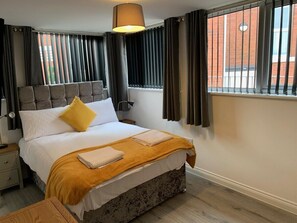 House (3 Bedrooms) | Front of property - City & Station Stays at Gulland House by Pureserviced (Plymouth)