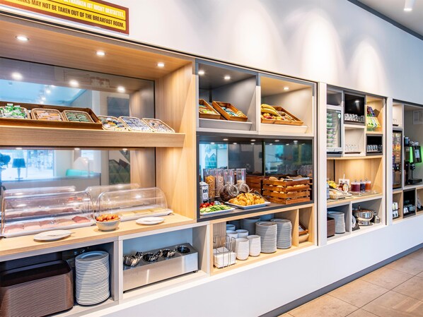 Daily buffet breakfast (EUR 13.9 per person)
