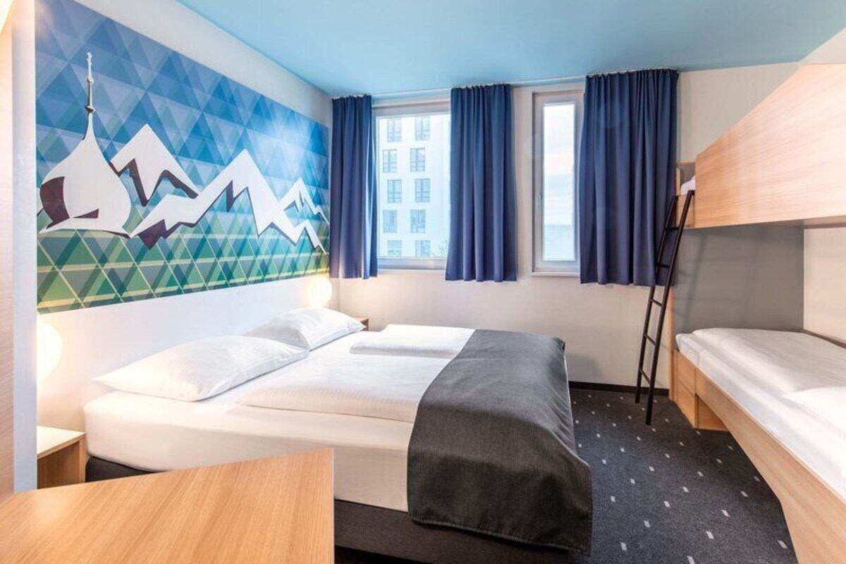 Chambre quadruple | Bureau, système d’insonorisation, accès au Wi-Fi (inclus)