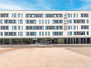 Exterior - B&B Hotel Rosenheim (Rosenheim)