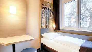 Chambre Simple | Bureau, Wi-Fi gratuit, draps fournis