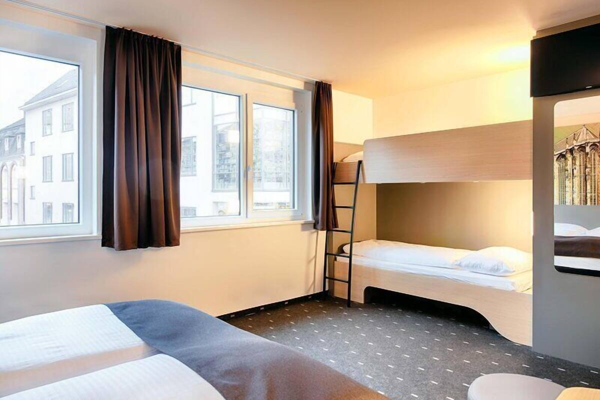 Bureau, Wi-Fi gratuit, draps fournis
