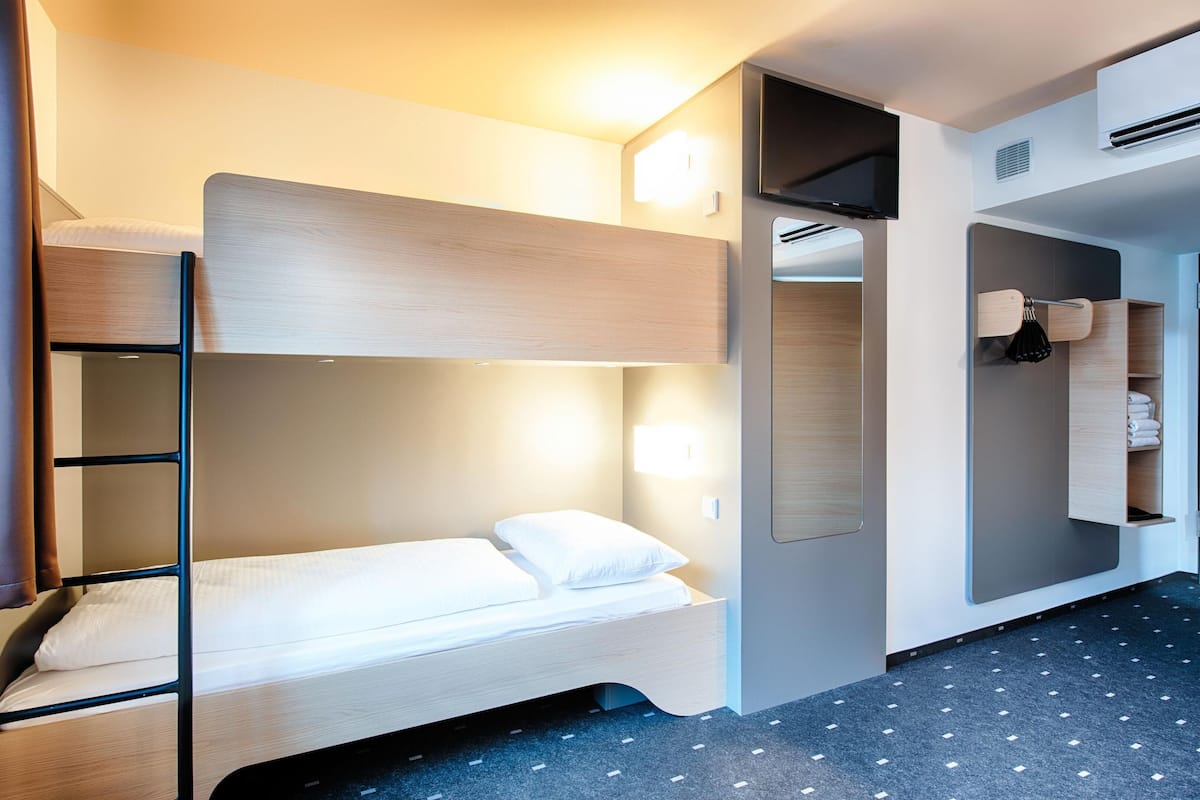 Bureau, Wi-Fi gratuit, draps fournis