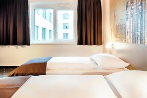 1 bedroom, desk, free WiFi, bed sheets