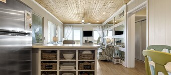 DIRECT OCEANFRONT, UDPATED CONDO WITH AMAZING VIEWS!