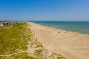 Na praia
