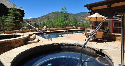 Beaver Creek Landing A404 3 Bedroom Condo by RedAwning