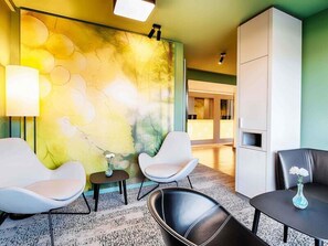 Lobby - B&B Hotel Baden-Airpark (Rheinmunster)