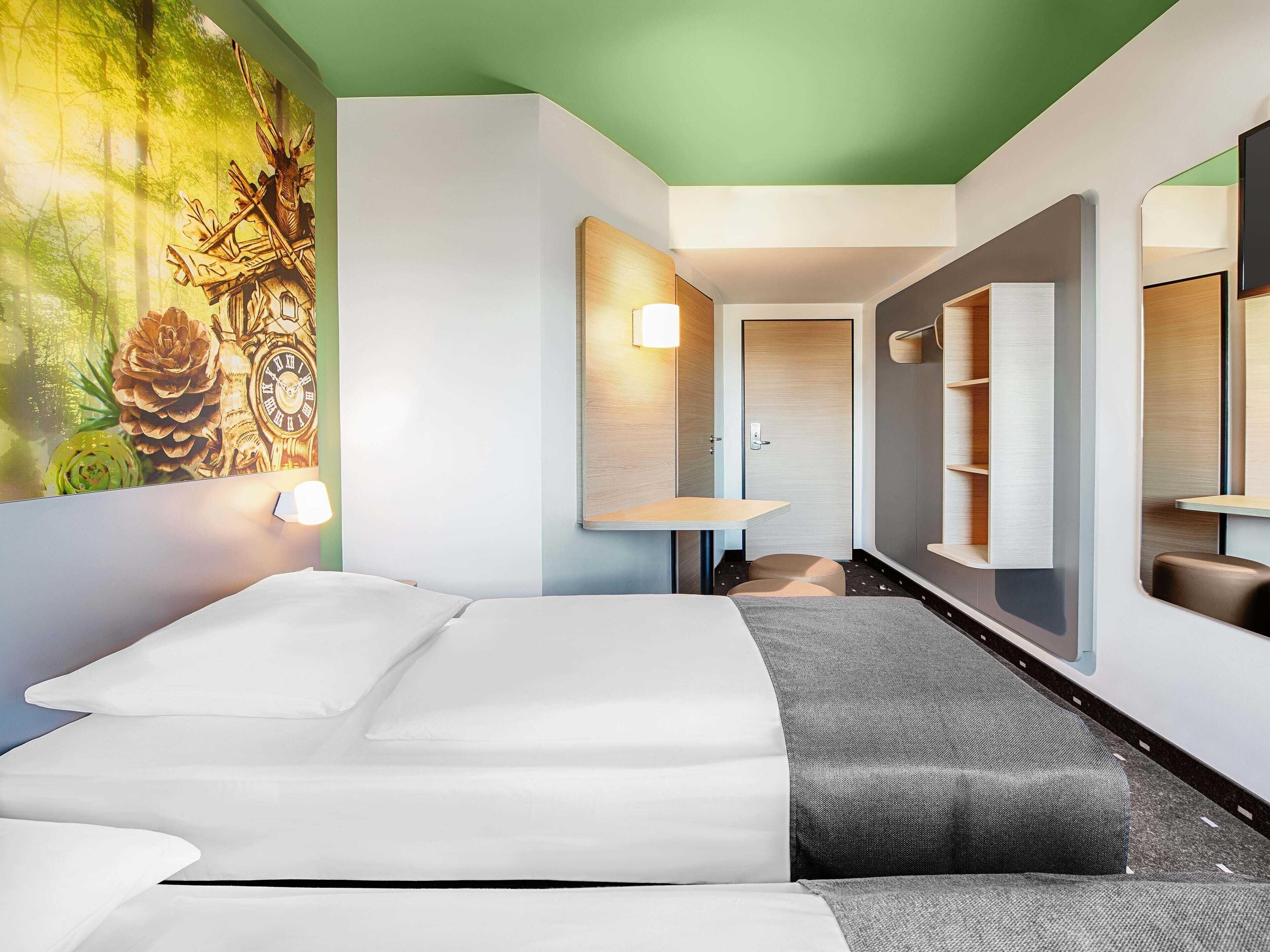 Zweibettzimmer | Schreibtisch, schallisolierte Zimmer, kostenloses WLAN, Bettwäsche