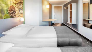 Zweibettzimmer | Schreibtisch, schallisolierte Zimmer, kostenloses WLAN, BettwÀsche