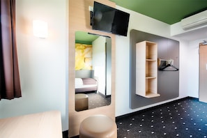 1 bedroom, desk, soundproofing, free WiFi