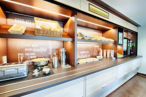Daily buffet breakfast (EUR 13.9 per person)