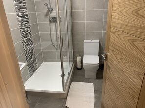 Appartamento | Bagno | Combinazione doccia/vasca, vasca da bagno a immersione totale