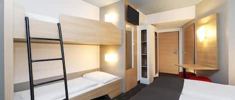 Escritorio, sistema de insonorización, wifi gratis y ropa de cama