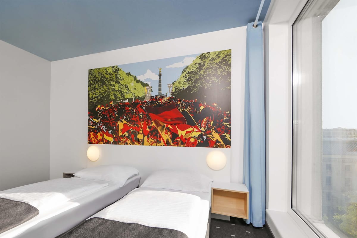 Twin Room | Desk, soundproofing, free WiFi, bed sheets