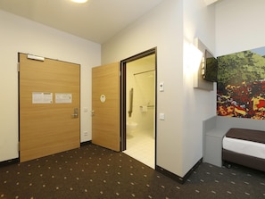 1 bedroom, desk, soundproofing, free WiFi