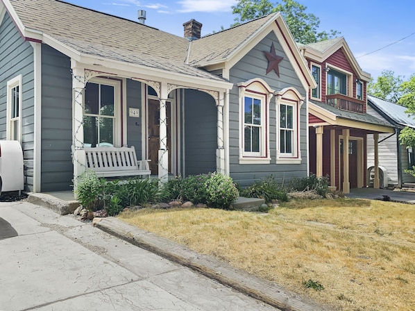House, 3 Bedrooms | Exterior