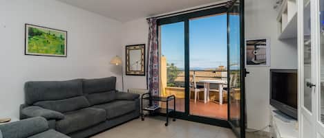 Télévision, cheminée