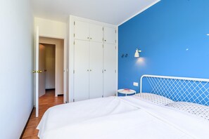 2 bedrooms, iron/ironing board - Duplex with mountain and sea views (Begur)